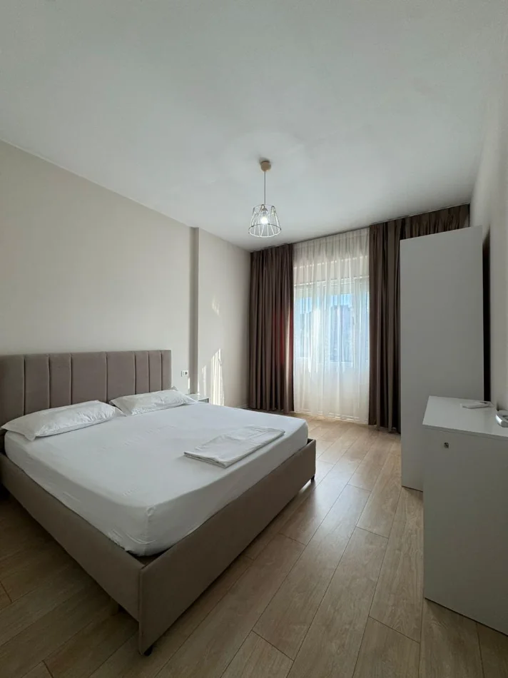 Tirane, jepet me qera apartament 2+1 , 100 m² 1.500 € (rruga e Kosovareve)