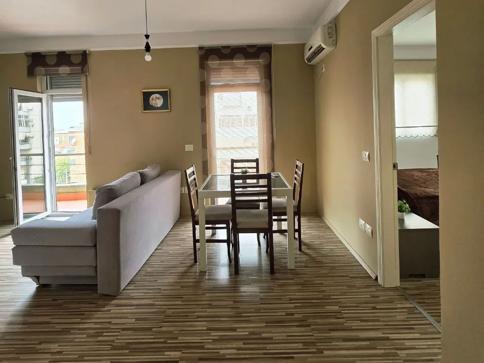 JEPET ME QERA: SUPER APARTAMENT 2+1 📍 Midis rrugës së Kavajës & M.Shyrit