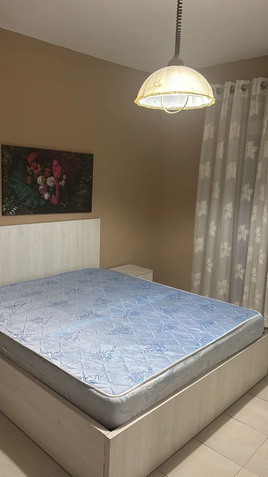 Tirane, jepet me qera apartament 1+1+Ballkon Kati 5, 62 m² 450 € (Ish Restorant Durresi)