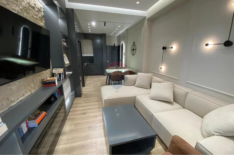 Tirane, jepet me qera apartament 1+1+Ballkon Kati 7, 75 m² 950 € (Tirana Garden Building)