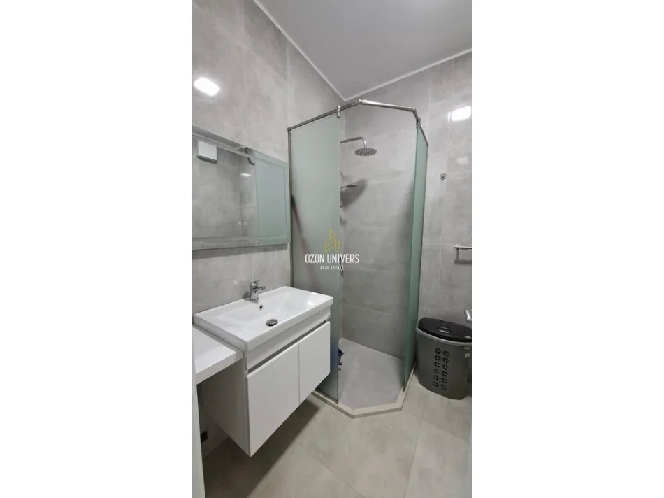 Tirane, jepet me qera apartament 1+1+Ballkon Kati 6, 60 m² 570 € (Residenca Henke, përballë American 3)