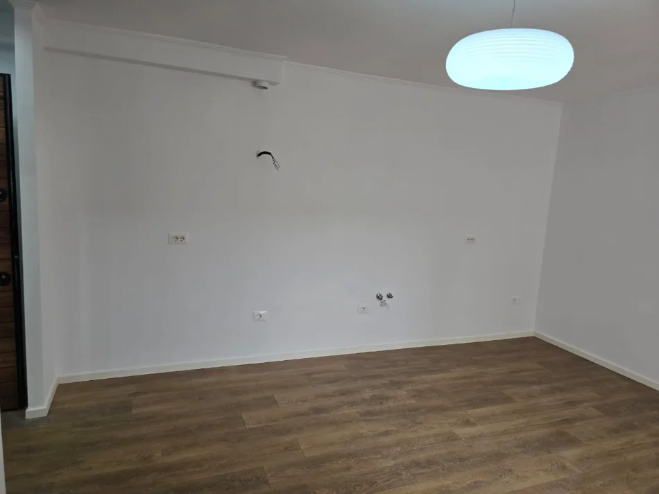 Tirane, shitet apartament 1+1 , 50 m² 115.000 € (Ish Tregu Elektrik)
