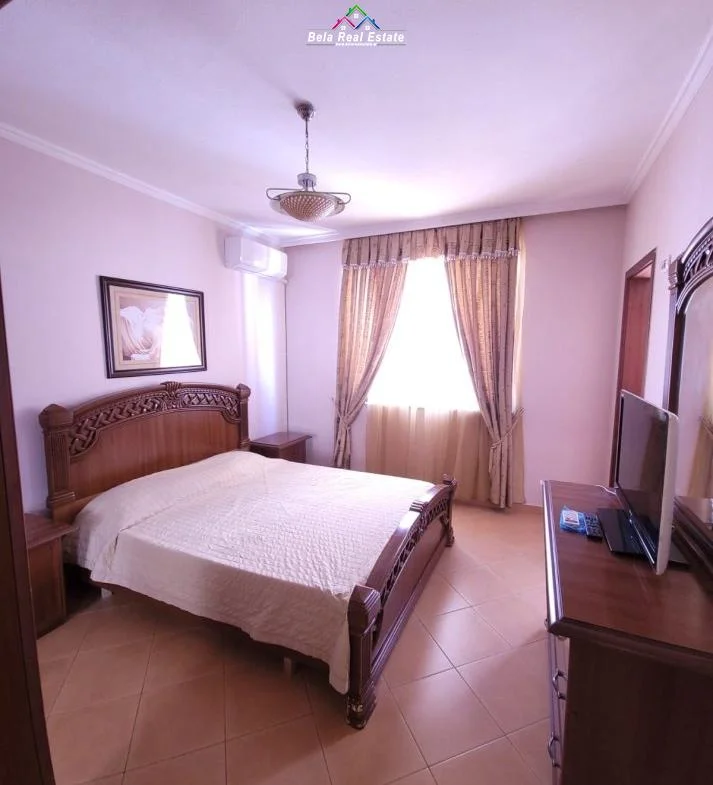 Tirane, jepet me qera apartament 2+1 Kati 8, 125 m² 800 € (ish ekspozita)