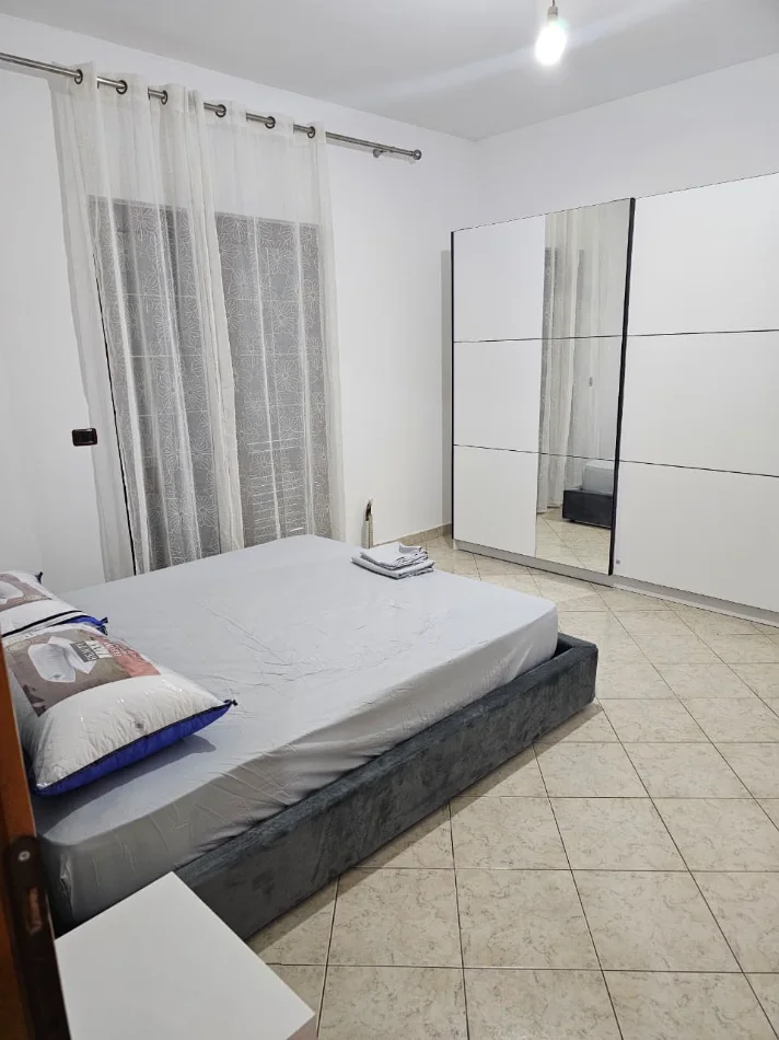 Tirane, jepet me qera apartament 2+1 , 80 m² 350 € (Misto Mame)