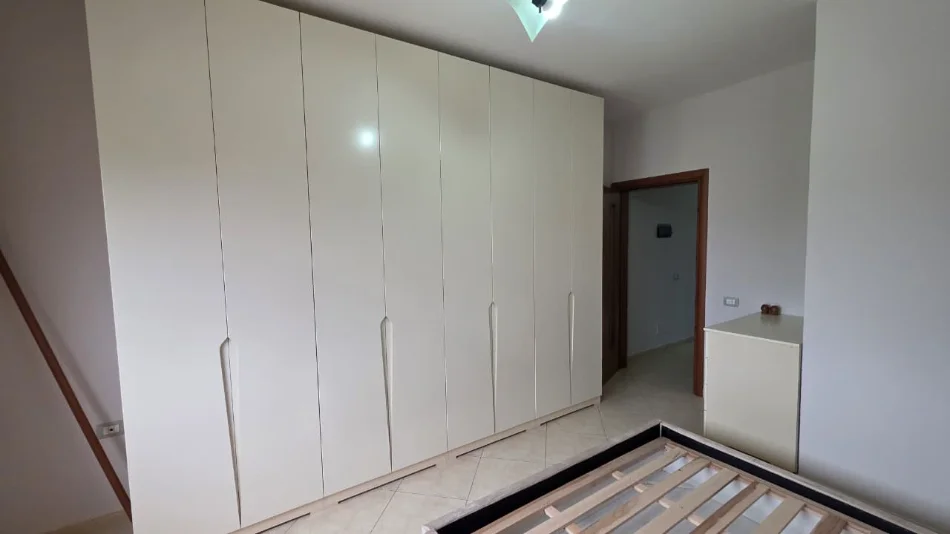 Vlore, shitet apartament 1+1 Kati 8, 80 m² 125.000 € (Rruga Hasan Kushta, Albano Romina, Vlorë)