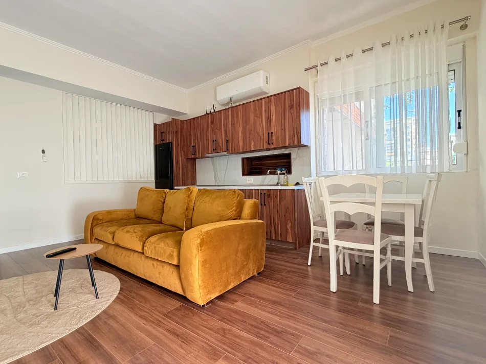 Tirane, jepet me qera apartament 2+1+Ballkon Kati 0, 90 m² 850 € (Kopshti Zoologjik)