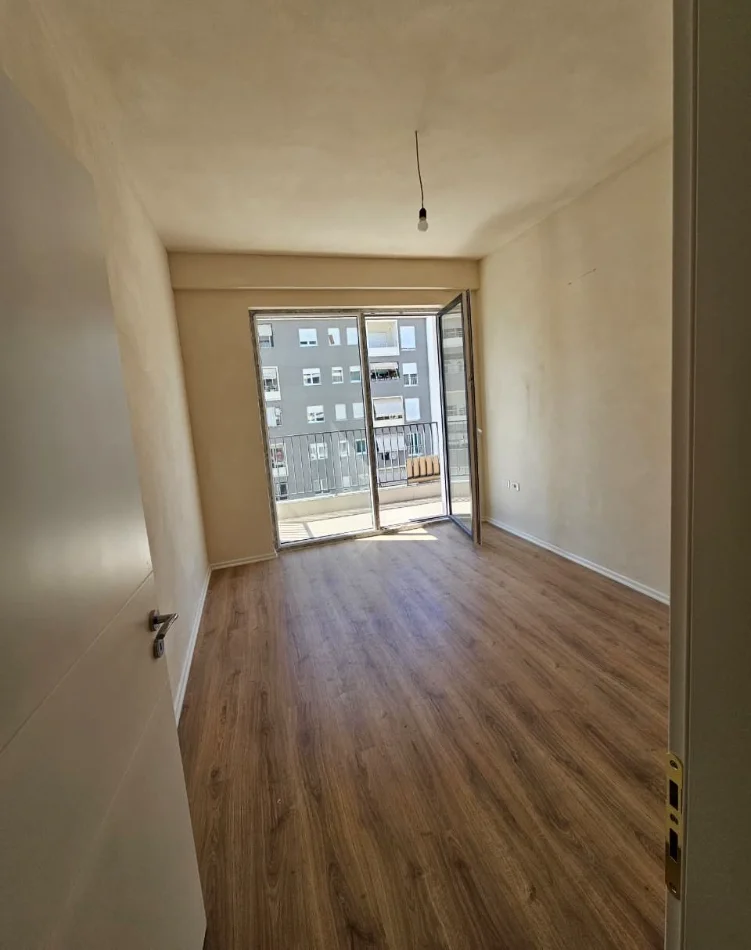 Tirane, shitet apartament 3+1 , 125 m² 400.000 € 