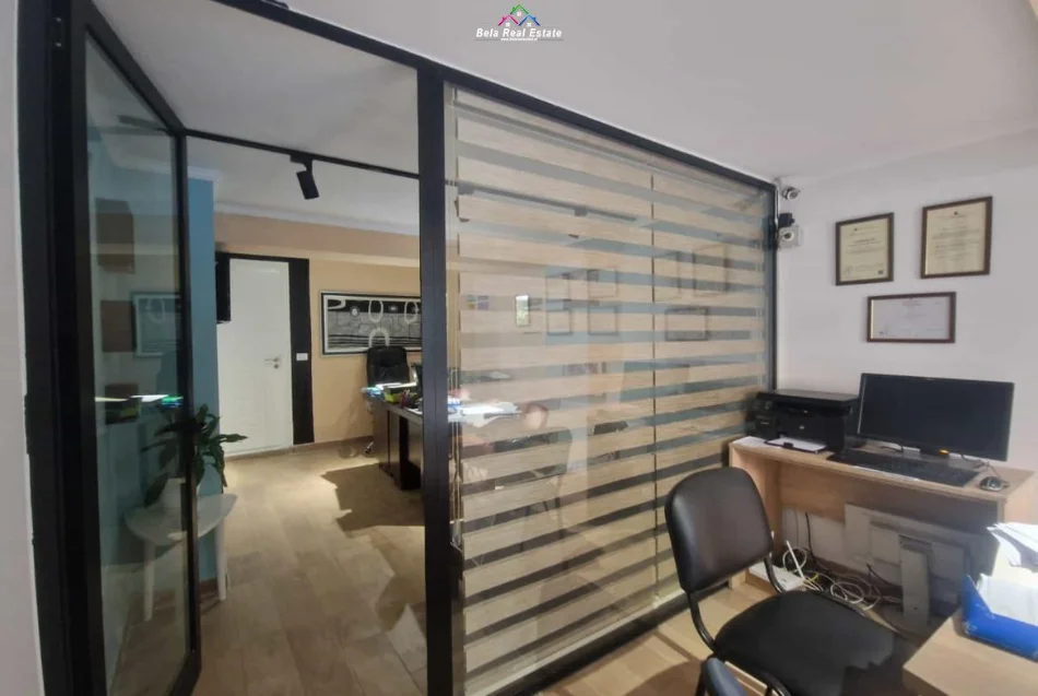 Tirane, shitet zyre Kati 0, 41 m² 105.000 € (Ish ekspozita)