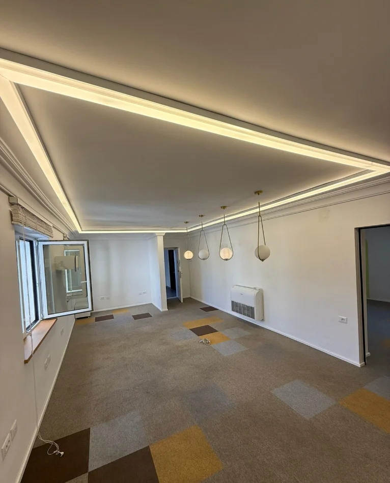 Tirane, jepet me qera zyre , 130 m² 1.500 € 