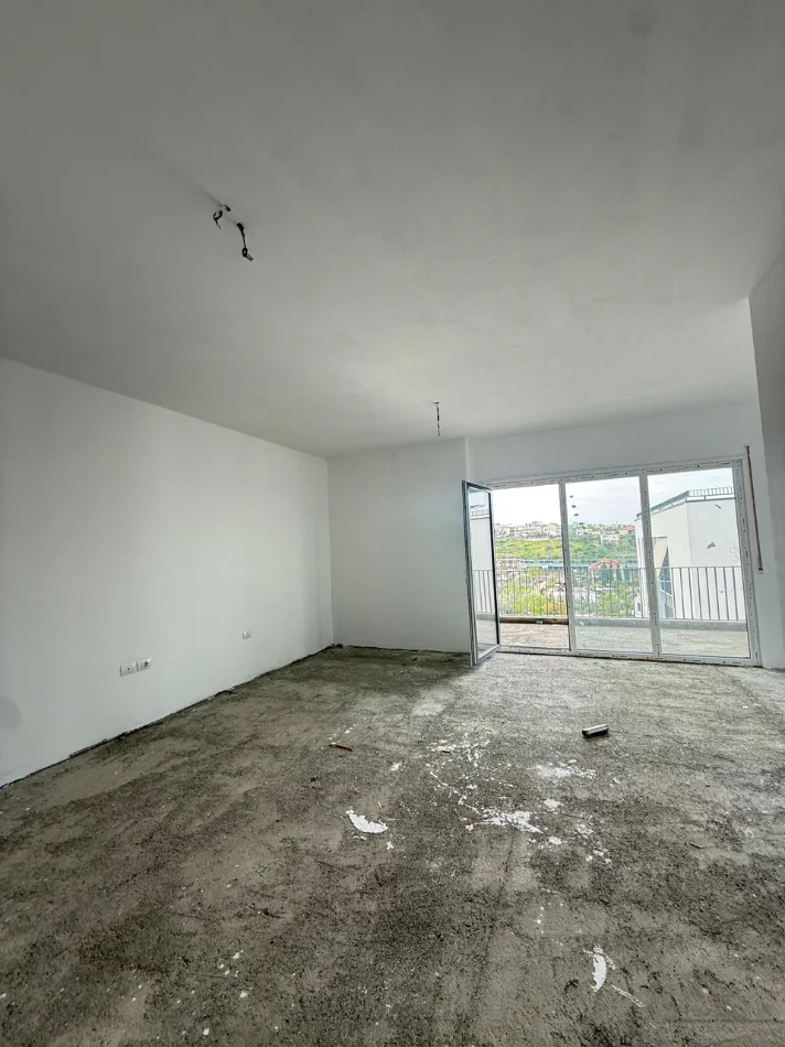 Tirane, shitet apartament 2+1 , 123 m² 185.400 € (Shkoze)