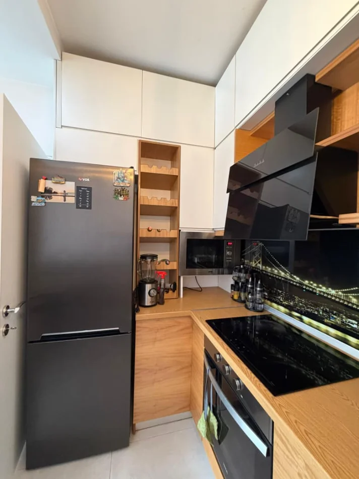 Tirane, jepet me qera apartament 1+1 , 72 m² 800 € (Farmacia 10)