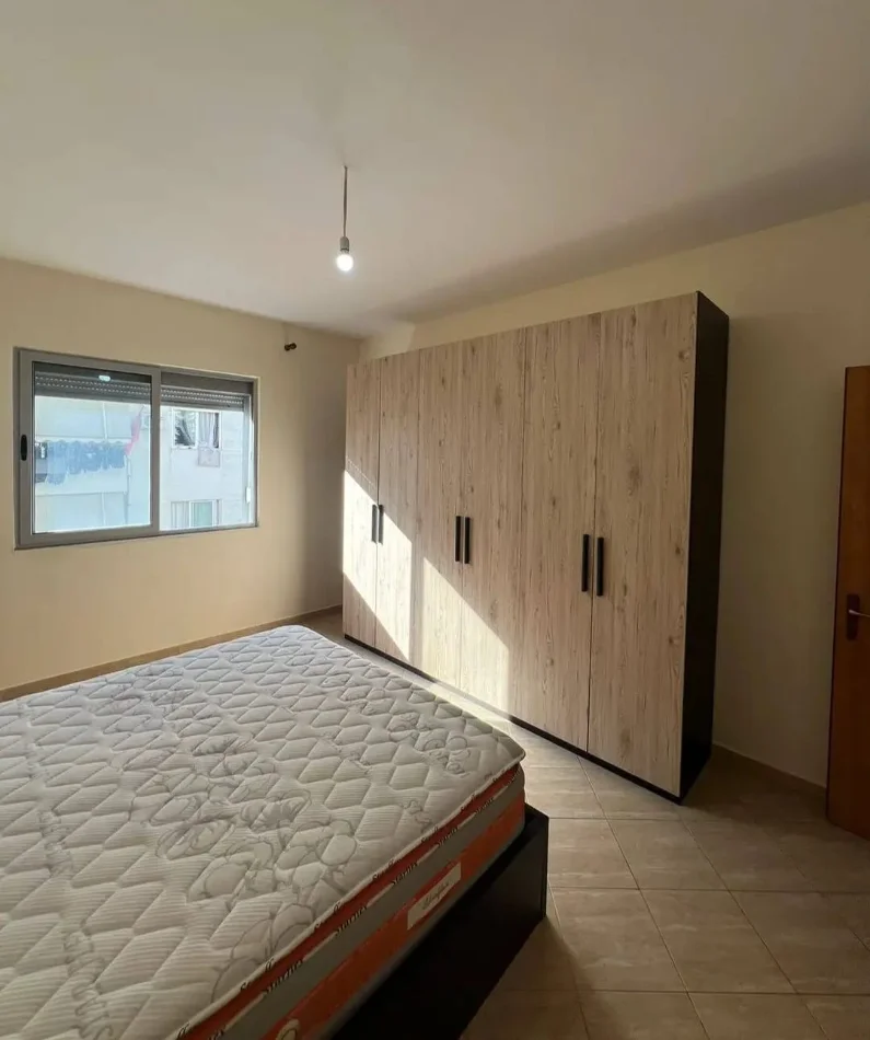 Tirane, jepet me qera apartament 1+1 , 80 m² 450 € 