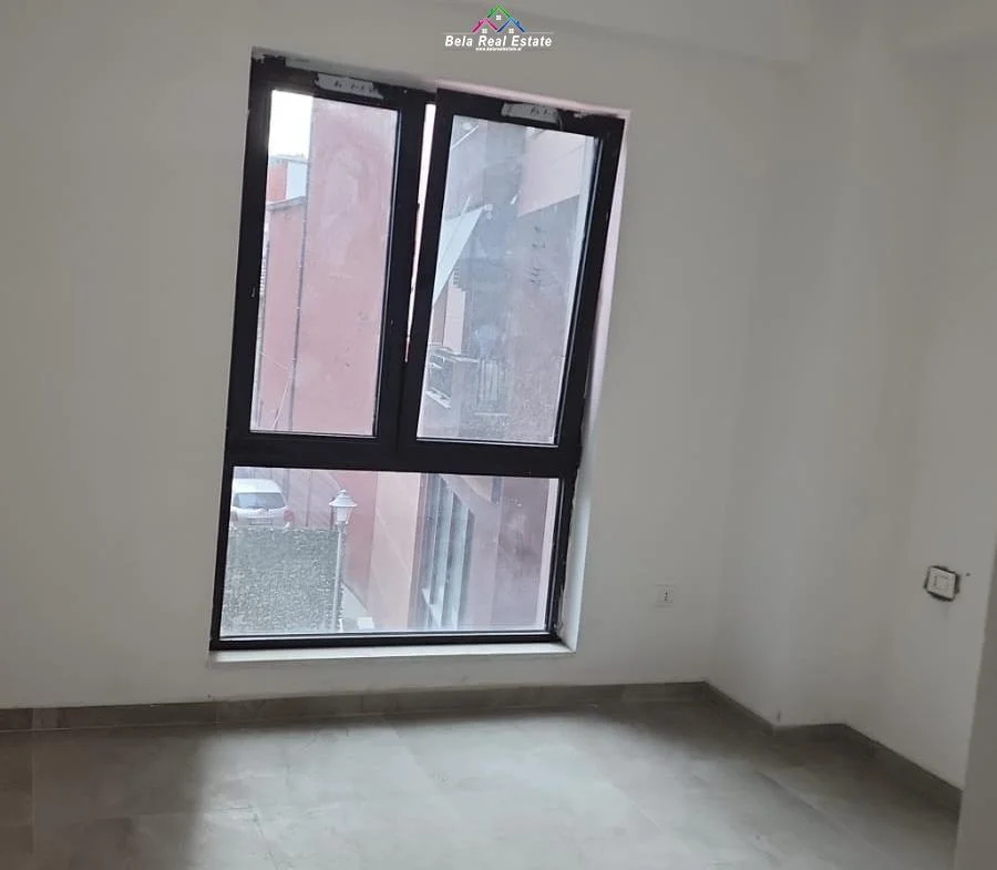 Tirane, jepet me qera zyre Kati 2, 96 m² 1.300 € (Rruga Besim Imami)