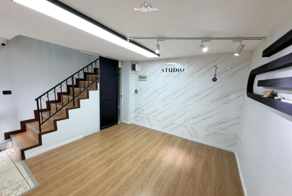 Tirane, jepet me qera dyqan Kati 0, 32 m² 620 € (Rruga Mine Peza)