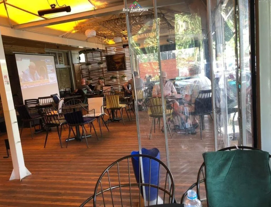 Tirane, jepet me qera lokal Kati 0, 200 m² 720 € (Xhamllik)