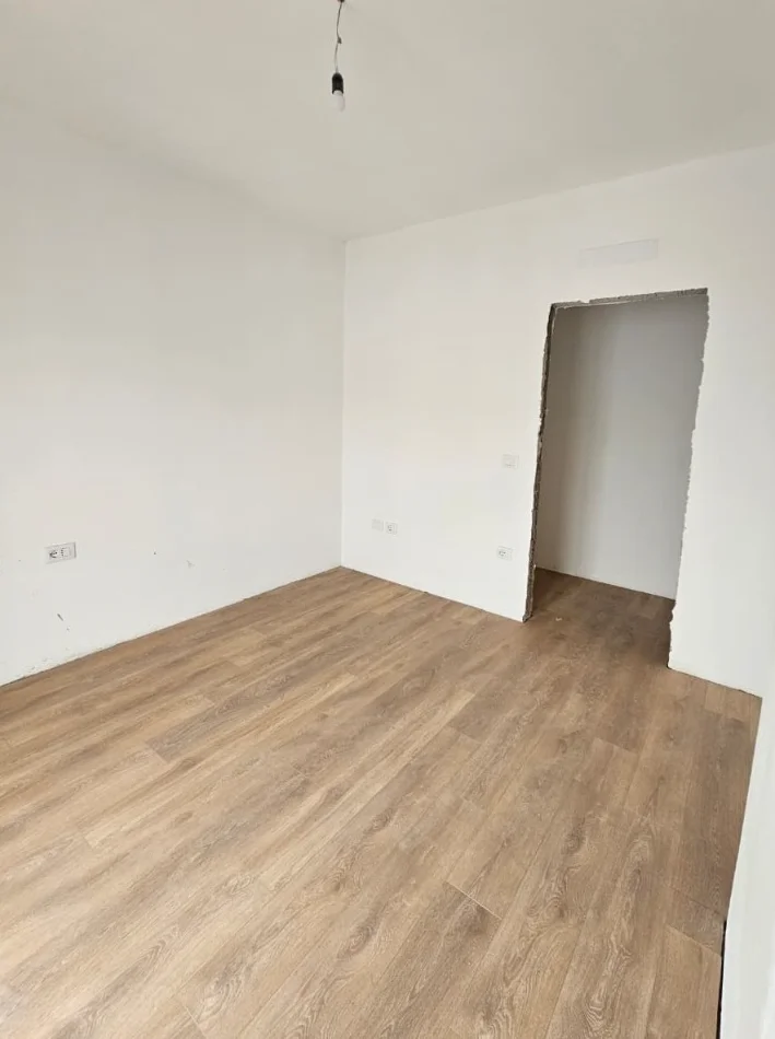 Tirane, shitet apartament 2+1 , 95 m² 125.000 € 