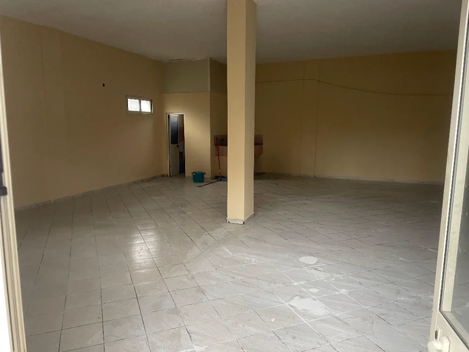 Tirane, jepet me qera dyqan Kati 0, 280 m² 1.500 € (Rruga Mihal Grameno)