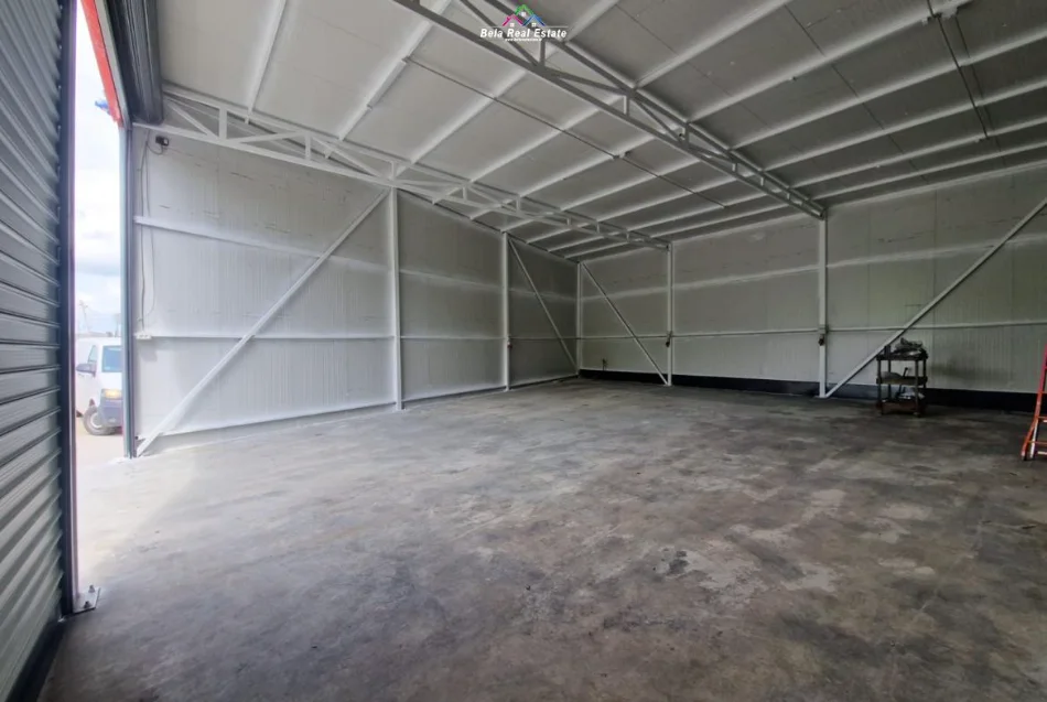 Tirane, jepet me qera magazine Kati 0, 110 m² 1.300 € (Mezez)