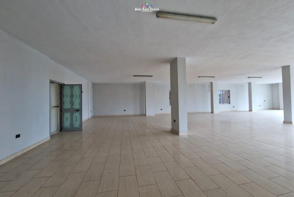 Tirane, jepet me qera zyre Kati 2, 220 m² 600 € (mezez)