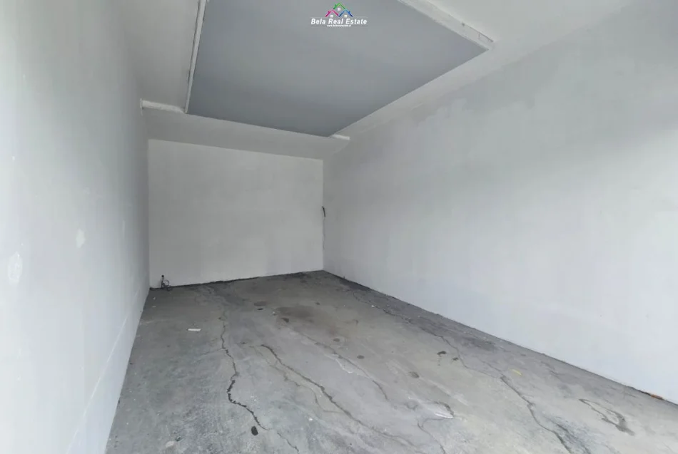 Tirane, jepet me qera magazine Kati 0, 600 m² 2.000 € (Rruga 7 Nentori)