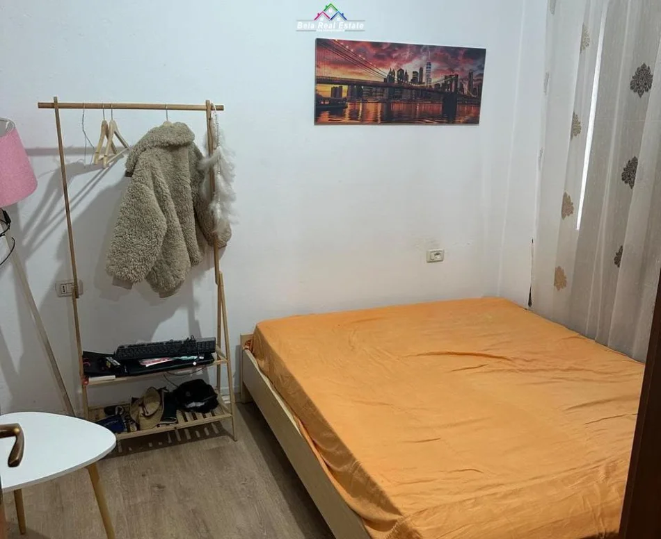 Tirane, jepet me qera apartament 2+1 Kati 3, 70 m² 470 € (prane Bar Artistit)