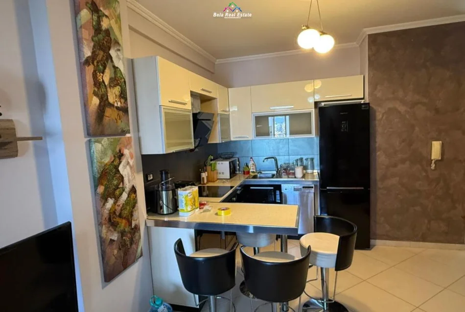 Tirane, jepet me qera apartament 1+1+Ballkon Kati 4, 70 m² 500 € (prane Fondacioni Eleonor)