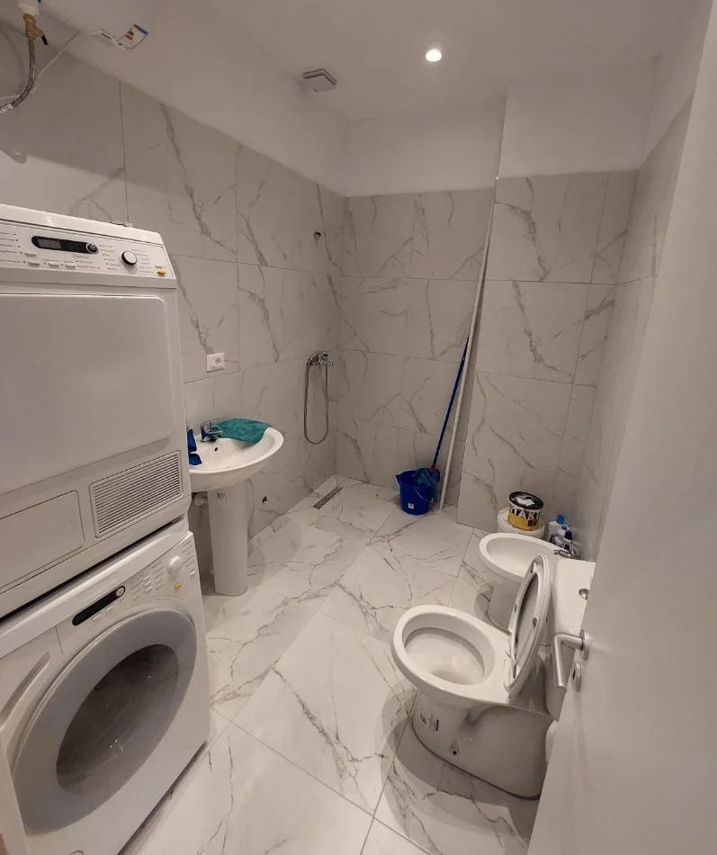 Tirane, jepet me qera apartament 1+1+Ballkon , 70 m² 600 € 