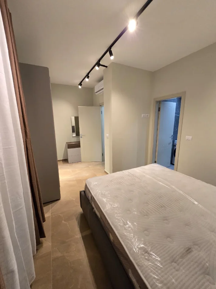 Tirane, jepet me qera apartament 2+1 , 100 m² 850 € (Zogu i Zi)
