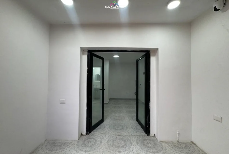 Tirane, jepet me qera dyqan Kati 0, 20 m² 470 € (Rruga Isuf elezi)