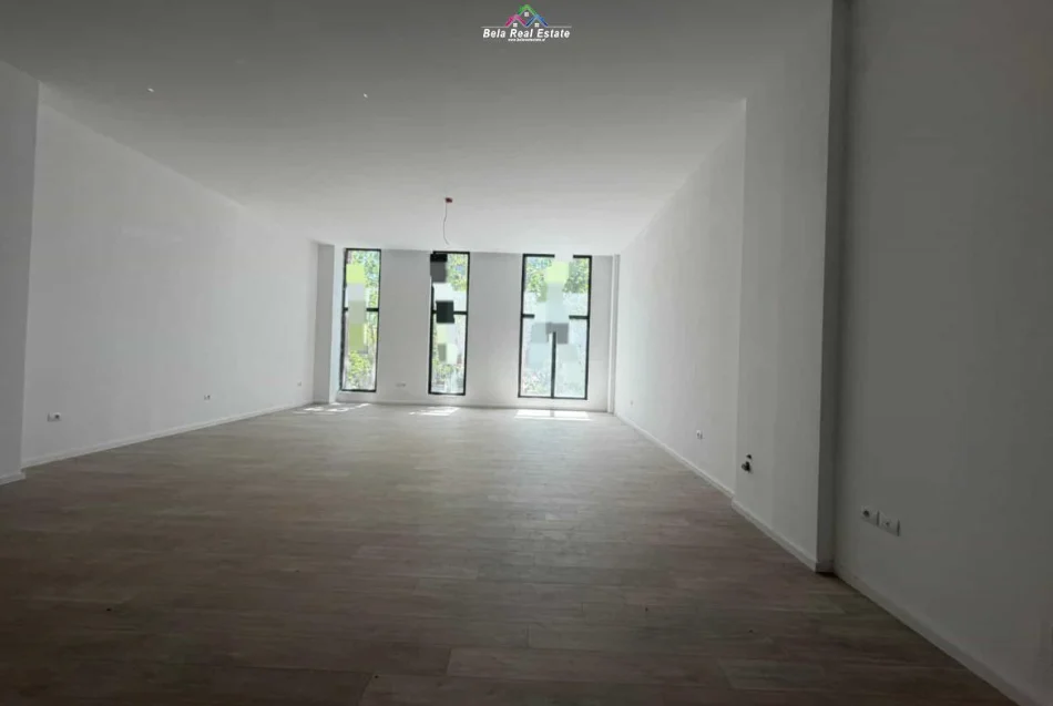 Tirane, jepet me qera zyre Kati 2, 80 m² 1.380 € (Rruga e Kavajes)