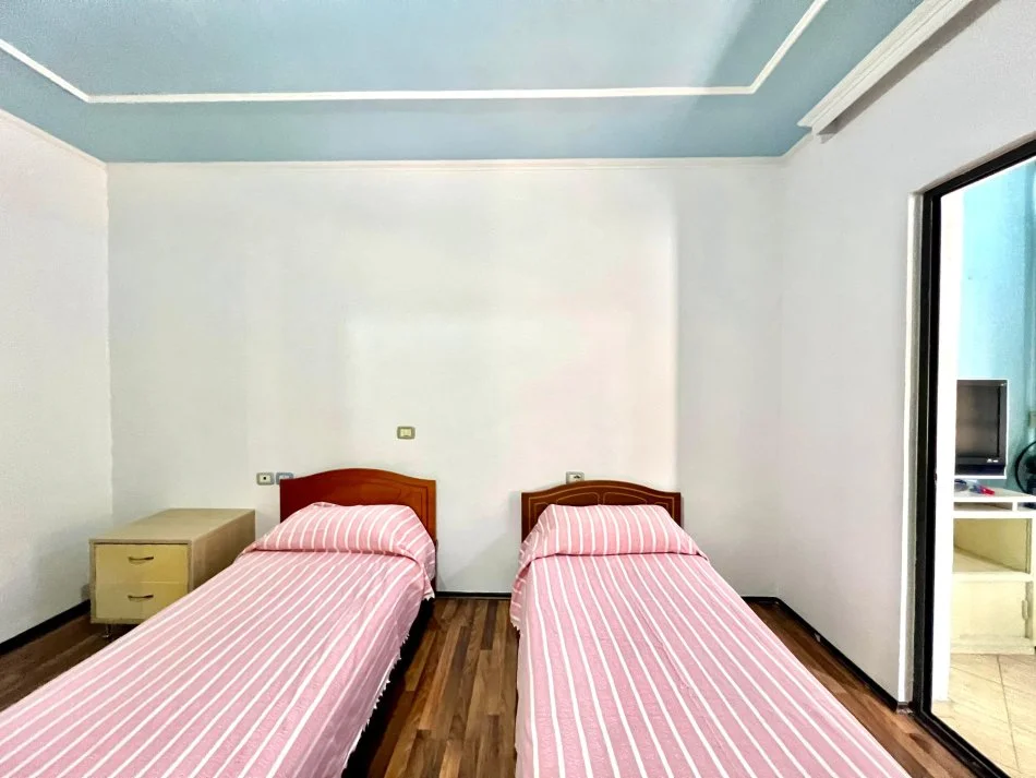 Tirane, jepet me qera apartament 2+1+Ballkon Kati 5, 98 m² 600 € (Kodra e Diellit/Rruga Abraham Lincoln/Big Market)