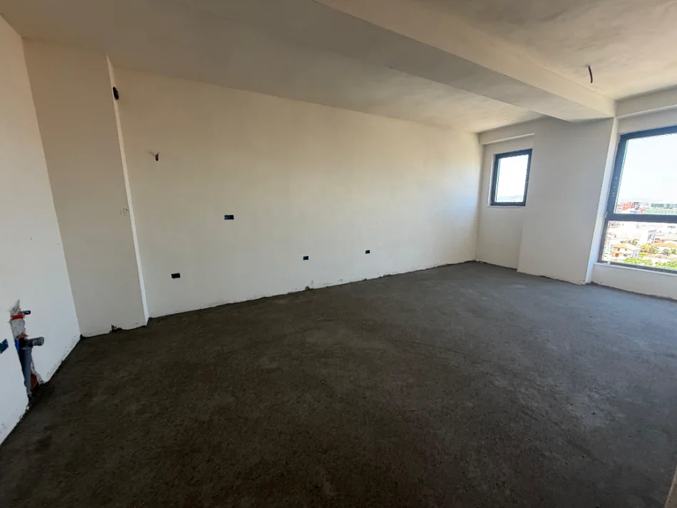 Tirane, shitet apartament 3+1+Ballkon Kati 8, 107 m² 91.000 € (Rrethi Ullirit, Kamez)