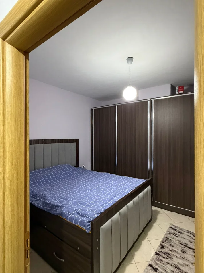 Tirane, jepet me qera apartament 1+1+Ballkon Kati 5, 60 m² 400 € (Astir)