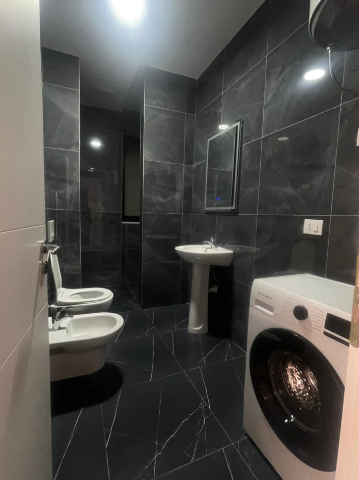 Tirane, jepet me qera apartament 1+1 Kati 4, 75 m² (Sokrat Miho)