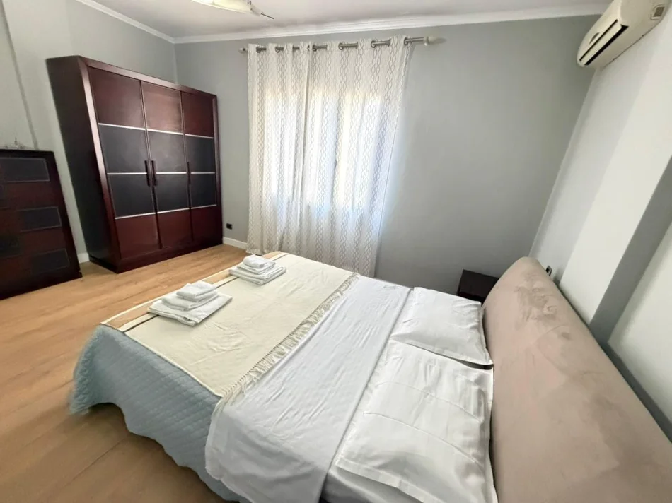 Tirane, jepet me qera apartament 1+1+Ballkon Kati 2, 70 m² 730 € (Prane Mon Amour)