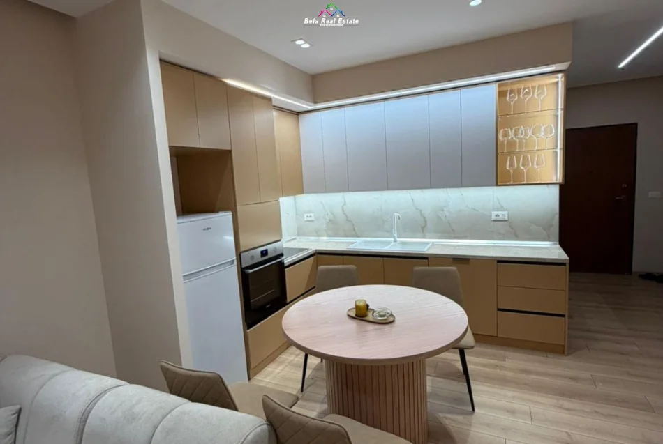 Tirane, jepet me qera apartament 2+1 Kati 5, 105 m² 1.050 € (Rruga Don Bosko)
