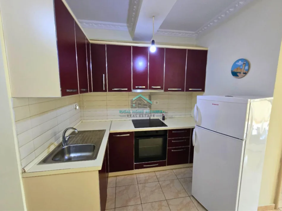 Vlore, jepet me qera apartament 1+1+Ballkon Kati 4, 60 m² 300 € (transballkanike vlore)