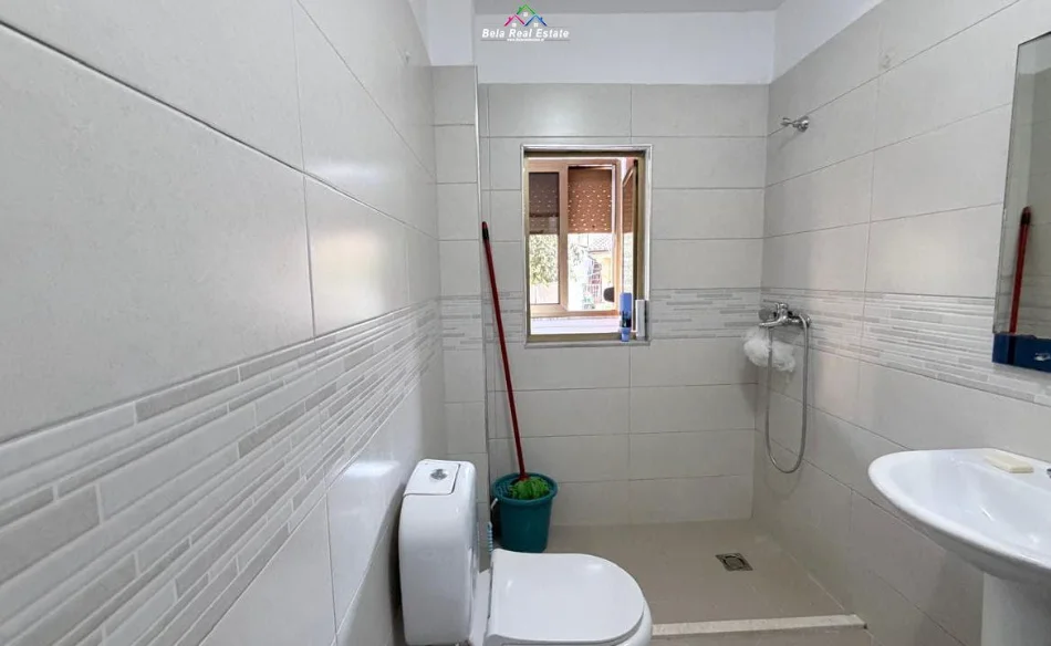 Tirane, jepet me qera apartament 1+1 Kati 2, 60 m² 390 € (Rruga Hodo Beg)