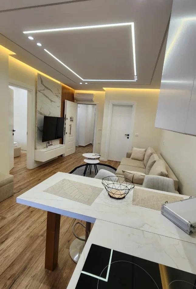 Tirane, jepet me qera apartament 1+1+Ballkon , 70 m² 600 € 