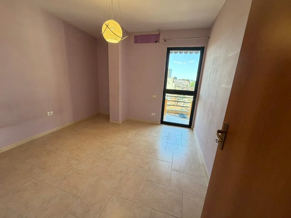 Tirane, jepet me qera apartament 3+1+Ballkon Kati 6, 130 m² 800 € (Rruga 4 Deshmoret)