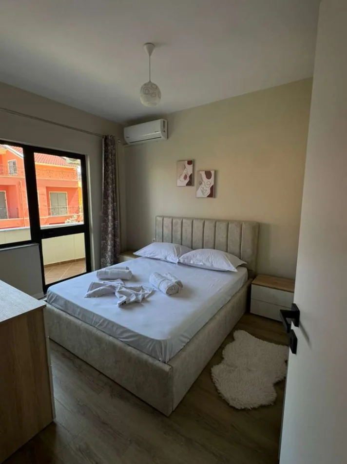 Tirane, jepet me qera apartament 2+1+Ballkon Kati 2, 90 m² 600 € (Rruga Jordan Misja)