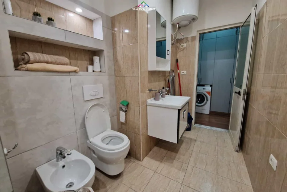 Tirane, jepet me qera apartament 1+1 Kati 1, 65 m² 600 € (9 KATSHET)