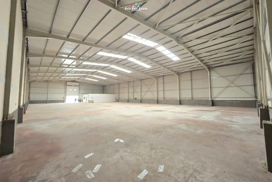 Tirane, jepet me qera magazine Kati 0, 1.200 m² 5.300 € (Vaqarr)