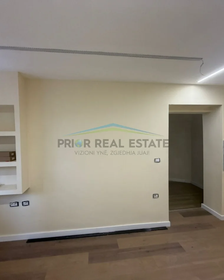 Tirane, shitet garsonier 1+1 Kati 2, 78.000 € (Rruga e Elbasanit)