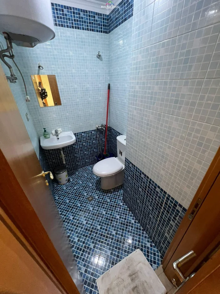 Tirane, jepet me qera zyre Kati 6, 106 m² 730 € (zogu i zi)