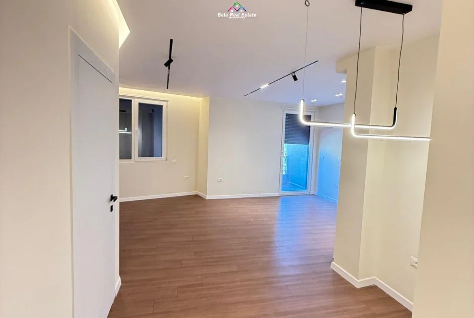 Tirane, shitet apartament 2+1 Kati 5, 84 m² 235.000 € (prane Maternitetit te Ri)