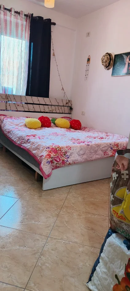 Tirane, jepet me qera apartament 1+1+Ballkon Kati 8, 63 m² 420 € 