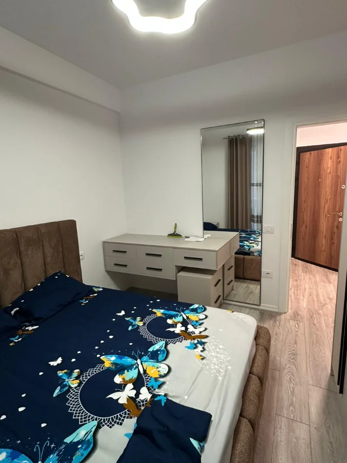 Tirane, jepet me qera apartament 1+1 Kati 4. 550 €