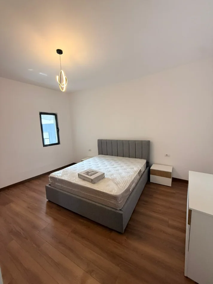 Tirane, jepet me qera apartament 2+1 , 85 m² 600 € (Don Bosko)