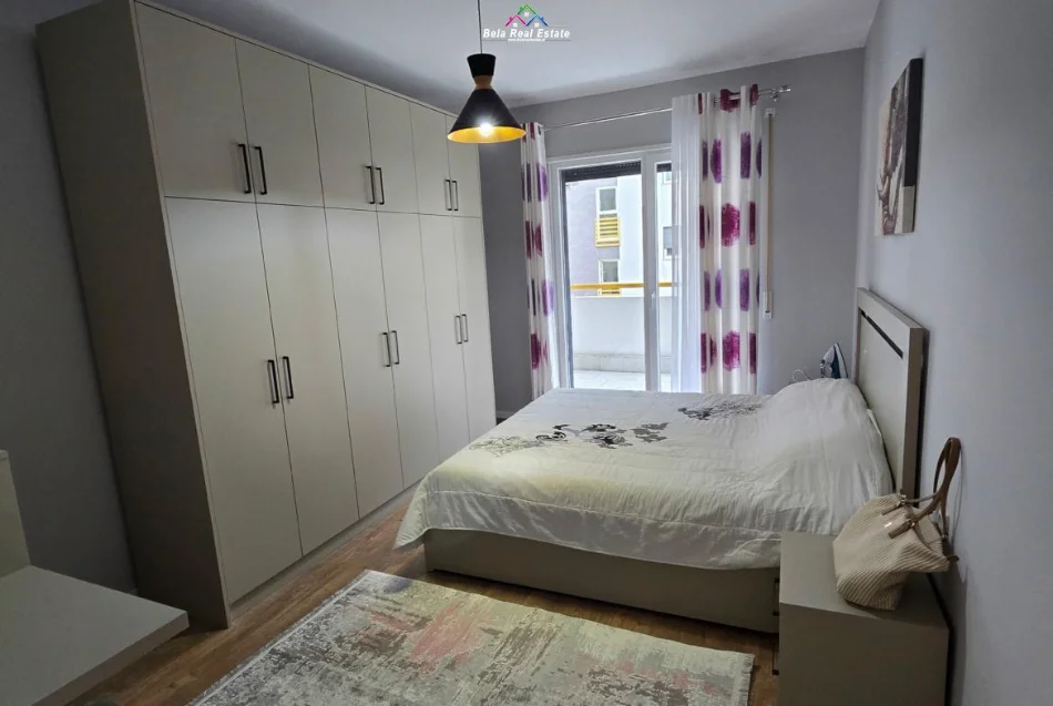 Tirane, jepet me qera apartament 1+1+Ballkon Kati 6, 80 m² 680 € (Kompleksi E-88)